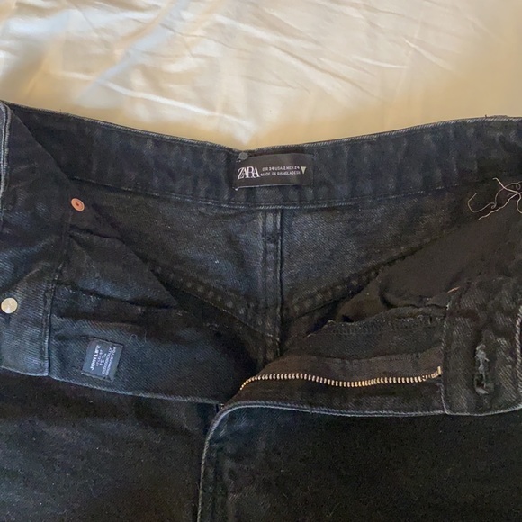 Black high waisted jean shorts, « mom fit » - Picture 3 of 4